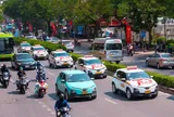 100% taxi ở Hà Nội là xe điện trong 4 năm nữa: Gần 28.000 tài xế có được hỗ trợ gì không?
