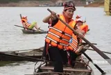 Náo nhiệt ngày hội đua thuyền nan giữa lòng hồ Thác Bà kỳ vĩ