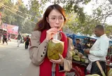 MC Khánh Vy 'sốc' khi thấy người bán hàng Ấn Độ nói tiếng Việt