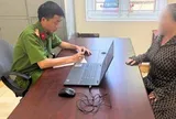 Sau lời đe dọa phải giữ bí mật tuyệt đối, đối tượng yêu cầu người phụ nữ chuyển 1,2 tỉ đồng