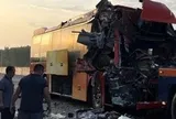 Một người nguy kịch sau vụ xe khách đâm xe container trên tuyến cao tốc Phan Thiết - Dầu Giây