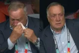 Khoảnh khắc lay động World Cup 2026: HLV 78 tuổi bật khóc nức nở, suýt không thể ra sân vì con gái lâm bệnh