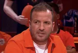 Van der Vaart gây tranh cãi