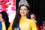 Người đẹp Khánh Hòa gây sốt với khoảnh khắc đăng quang trong tà áo dài