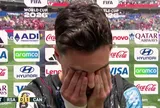 Mẹ qua đời vì ung thư, bố mất vì đau tim, sao World Cup bật khóc nức nở tưởng nhớ song thân khi ghi bàn thắng lịch sử ở World Cup