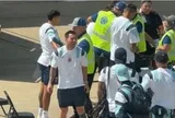 Video: Messi cười khoái chí khi đồng đội giấu kẹp nướng thịt trong ba lô