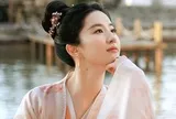 "Thần tiên tỷ tỷ" gây chú ý khi để mặt mộc giữa chốn đông người