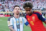 Sau 19 năm, cậu bé 5 tháng tuổi được Messi tắm cho ngày nào nay đã trở thành "tân vương"