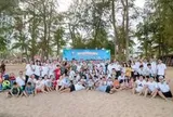 Đại gia đình 100 người ở Hà Nội góp 300 triệu đi du lịch, thuê 30 phòng ngủ, mỗi bữa ăn 12 mâm