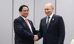 Thủ tướng Phạm Minh Chính gặp Tổng thống Nga Vladimir Putin