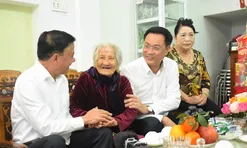 Thường trực Ban Bí thư Trần Cẩm Tú thăm, chúc Tết tại Đà Nẵng