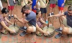 Khách Tây gồng mình quấy chè lam ở Đường Lâm, dân mạng gọi là 'tour tập gym'