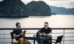 Báo ngoại: 'Du khách nên chiêm ngưỡng vịnh Hạ Long một lần trong đời'