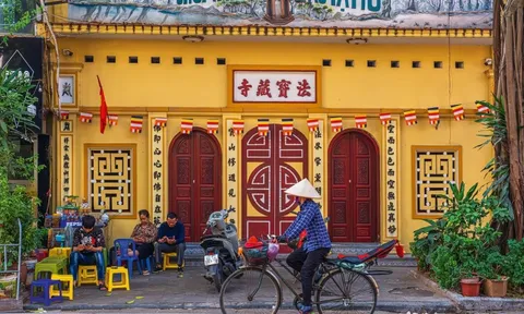 Báo Tây so sánh du lịch Hà Nội và TP.HCM