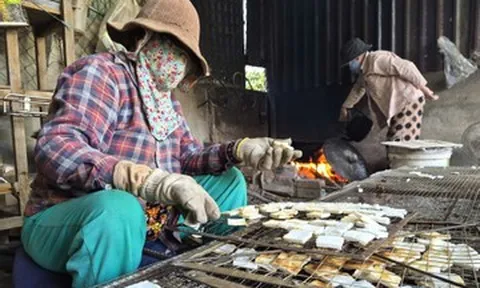 Đỏ lửa giữa đêm, làng bánh gia truyền ở Đà Nẵng tất bật vào vụ Tết