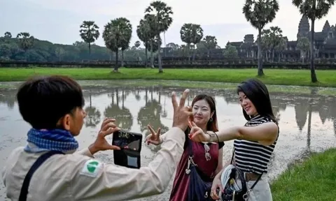 Campuchia gây bất an, Angkor Wat vẫn là tượng đài du lịch