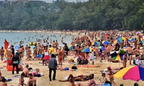 Tỷ lệ cứ 1 người dân lại có 118 du khách tại Phuket