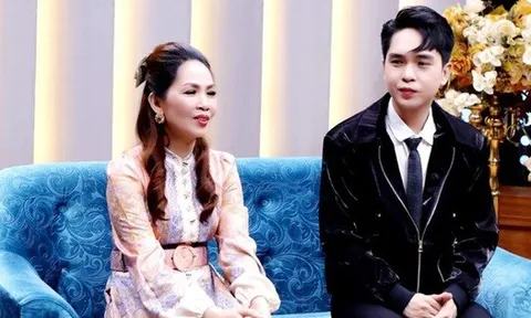 Nam nhân viên bán shop quần áo lên truyền hình, cả xóm đổ vào xem