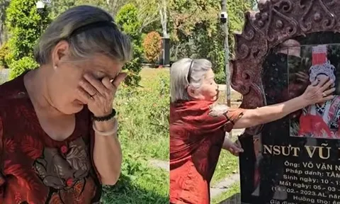 Người phụ nữ 82 tuổi tới mộ một nam NSƯT, bật khóc nức nở
