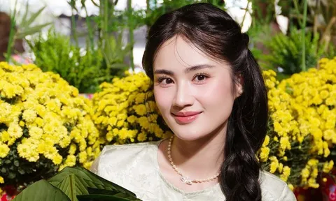 Hoa hậu Ý Nhi gây bất ngờ với hình ảnh “gái đảm” tất bật dọn nhà, nấu nướng ngày cận Tết