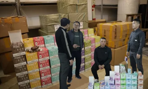 Khám xét khẩn cấp 4 kho hàng trong chuyên án đặc biệt lớn, bắt 'trùm' cầm đầu Nguyễn Tuấn Anh SN 1993