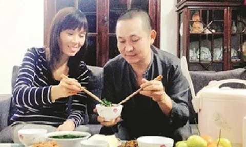 Xuân Hinh nói vợ: "Không ra khỏi nhà nhanh là tôi chết sớm"