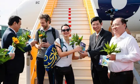 Phú Quốc đón vị khách quốc tế thứ 20 triệu đến Việt Nam, tặng quà giá trị lớn