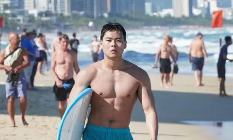 Biển Đà Nẵng không nghỉ Tết