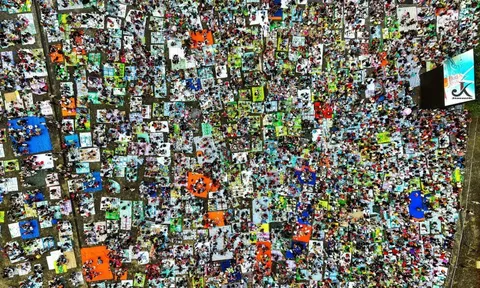 Cảnh ngoạn mục dưới chân núi Bà Đen mùng 4 Tết