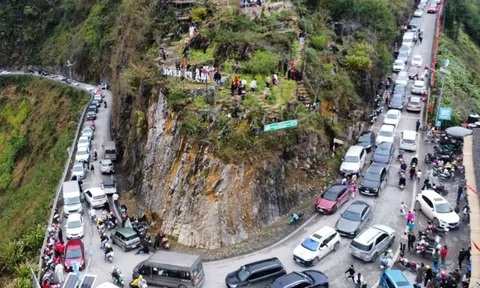Vì sao Hà Giang 'thất thủ' ngày Tết?