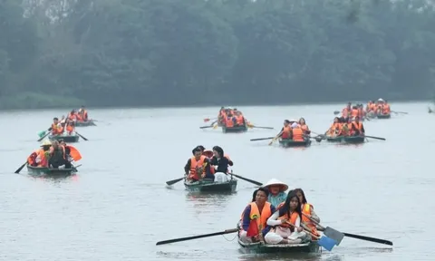 Tràng An lại quá tải