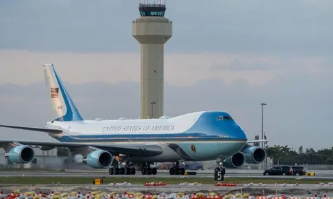 Tổng thống Donald Trump muốn một sân bay mang tên mình