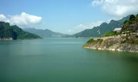 Thai phụ và con gái tử vong dưới hồ: Nội dung tin nhắn cuối cùng trước khi gặp nạn