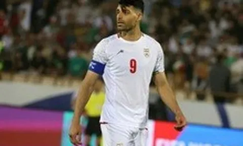 Cựu sao Inter Milan từ bỏ hào quang, muốn về chiến đấu bảo vệ quê nhà Iran