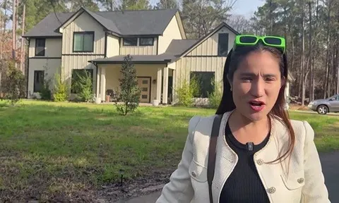 Nữ NSƯT 50 tuổi đi Mỹ: "Tôi khổ quá, tới giờ này vẫn còn đi bán từng ly cà phê kiếm 25 nghìn đồng"