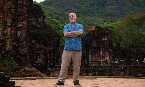 2 mặt đối lập của du lịch Việt Nam trong mắt diễn viên nổi tiếng Anh