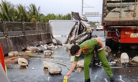 Tai nạn trên tuyến cao tốc Trung Lương - Mỹ Thuận, phụ xế tử vong trong cabin