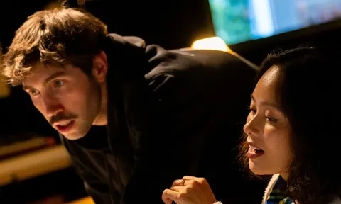 Nữ ca sĩ sang tận Pháp làm 1 việc tốn kém, xa xỉ