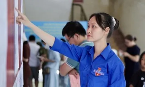 Video: Lá phiếu đầu đời của cử tri trẻ TPHCM