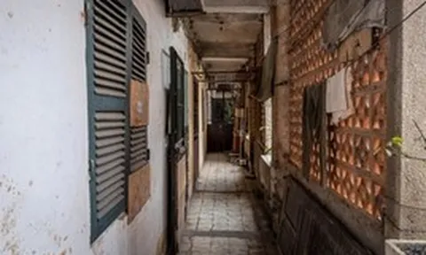 Bên trong những khu tập thể xuống cấp trên ‘đất vàng’ Hà Nội