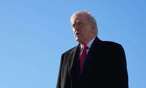 Tỉ phú UAE gửi thư ông Donald Trump về chiến sự Trung Đông