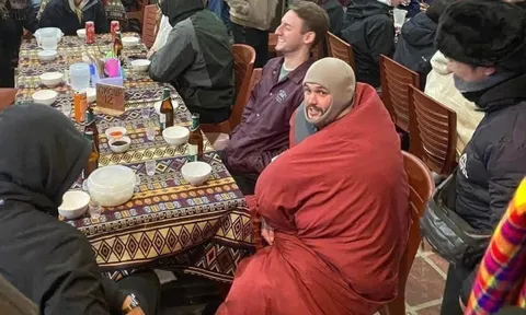 Khách Tây chỉ cách 'sinh tồn' ở Việt Nam vào mùa đông