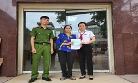 Tài khoản ngân hàng của người phụ nữ SN 1962 bất ngờ có giao dịch 20 triệu đồng, công an nhanh chóng vào cuộc xác minh