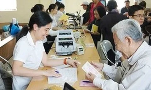 Tăng lương hưu: chọn phương án nào để người già “sống được”?