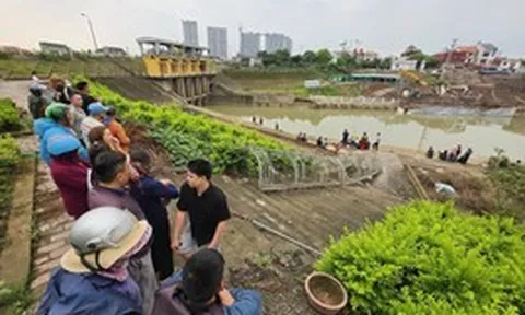 Hiện trường xuyên đêm tìm kiếm 3 mẹ con nghi nhảy sông Hồng ở Hưng Yên