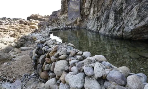 Gắn lại biển Giếng Tiên sau ồn ào Juky San ngâm mình chụp ảnh