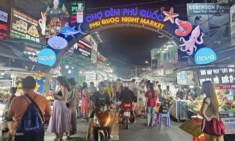 'Không có chuyện dẹp bỏ chợ đêm Phú Quốc'