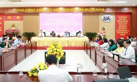 “Chậm một chút là thông tin trái chiều đi nhanh hơn”