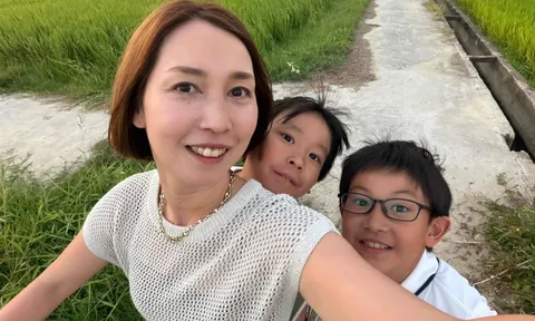 Hàng chục người Hội An giúp bé trai Nhật Bản kẹt chặt chân vào xe đạp