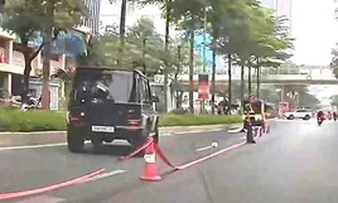Ô tô Mercedes G63 tông cụ ông đi bộ sang đường tử vong ở Hà Nội